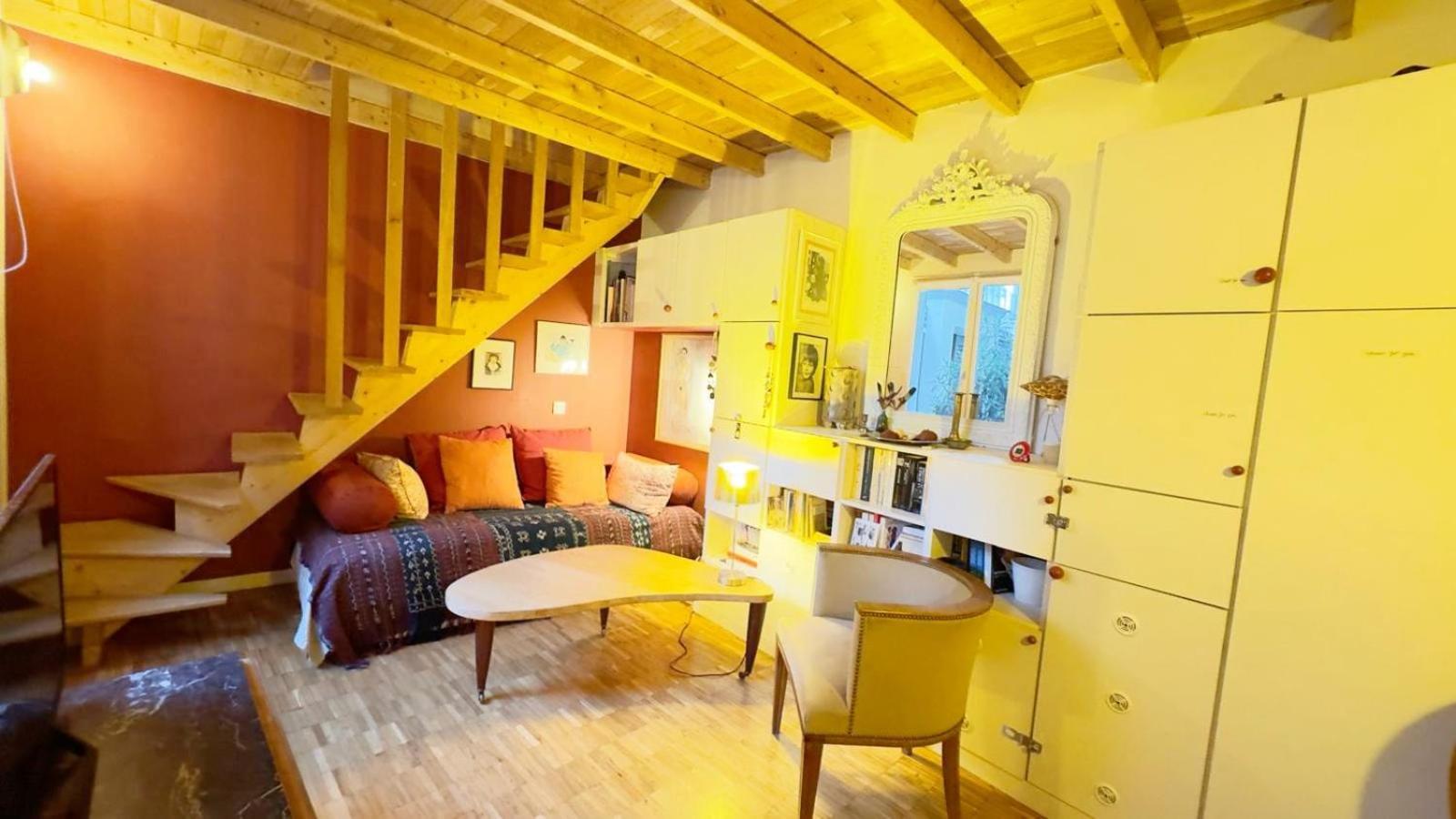 Small Duplex House In Batignolles